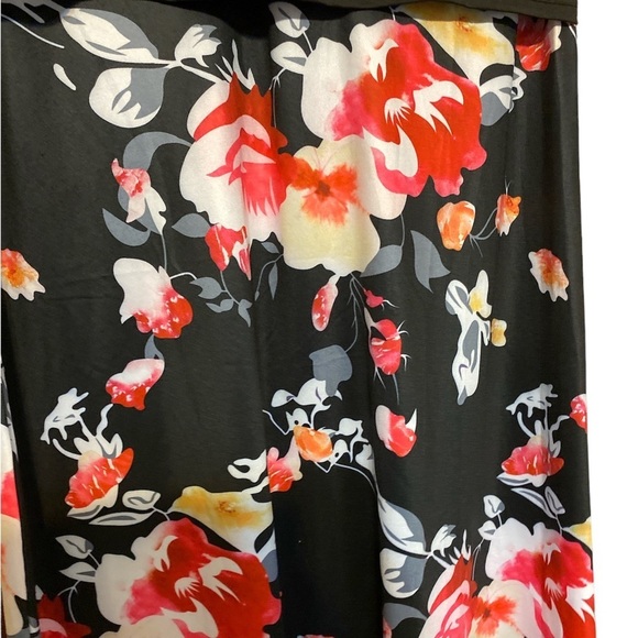 Women’s maternity, nursing maxi dress, high, low hem size small - Picture 2 of 5